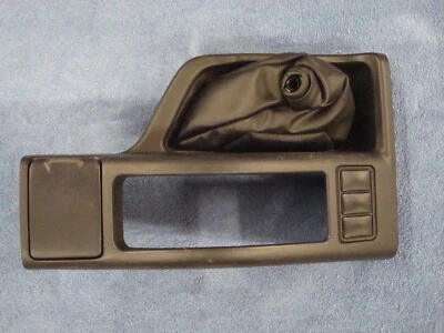 1998 NISSAN PATHFINDER SE CENTER FLOOR CONSOLE SHIFTER E BRAKE COVER - Image 1 of 2