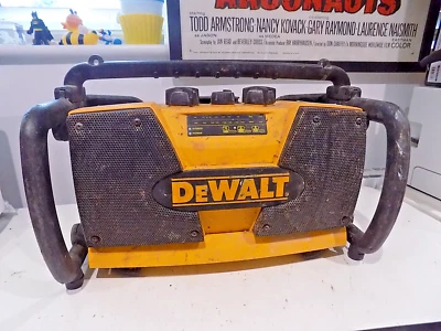 DeWALT DW911 Jobsite Radio Yellow FAULTY Sold as SPARES/PARTS - Image 1 of 4