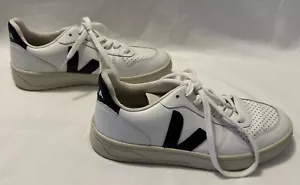Veja V-10 Black & White Sneakers UK3 US5 EU36 AU5 Pre Owned EUC - Picture 1 of 8