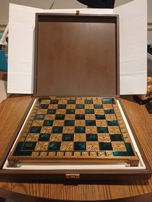 Juego de ajedrez de metal Ícaro hecho a mano Marinakis con caja de madera Foto 1 de 3