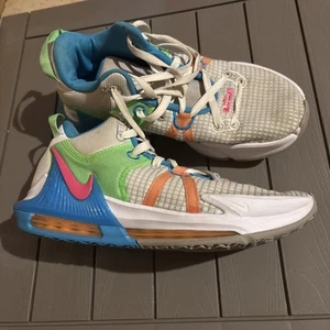 Size 8.5 Nike LeBron Witness 7 Grey Fog Multi-Color - Picture 1 of 7