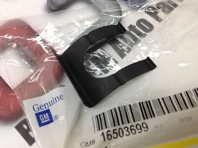 Задний металлический фиксатор зажим для номерного знака для внедорожника Chevrolet GMC 16503699 от оригинального производителя - Изображение 1 из 2