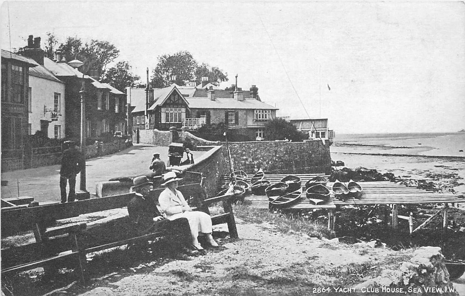 Tarjeta postal de la década de 1920 Isla de Wight Reino Unido Salmón Yacht Club House vista al mar gente 24-10588 Foto 1 de 2