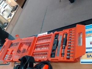 Black an decker tool an bit set - Picture 1 of 2