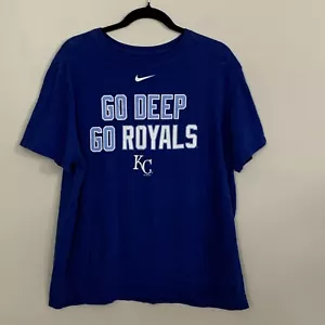 T-shirt XL Nike Center Swoosh Go Deep Go Royals KC Royals uomo blu abbigliamento sportivo F1 - Foto 1 di 7