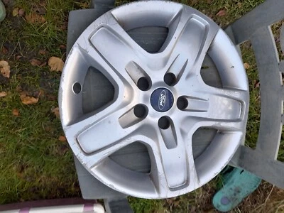 "Cubierta de rueda tapacubos con molduras de rueda Ford, 1x una, 16" Foto 1 de 2