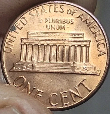 Rare Small Date 1982 Zinc 2.5g FS-101 HEAVY DDR E PLURIBUS RARE IN ITS CONDITION - Image 1 of 4