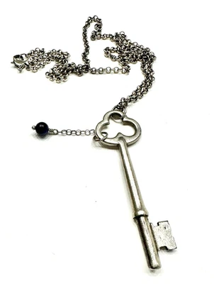 Colgante Llave Estilo Vintage Plata Metal Piedra Azul Cadena 24 Pulgadas Hecho a Mano Foto 1 de 4
