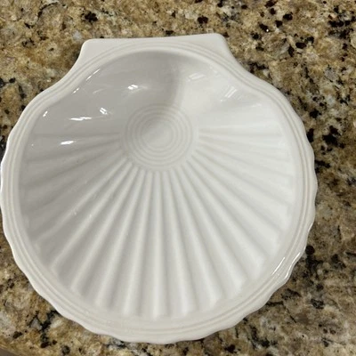 Fiesta® 8.25" Shell Plate | Blanco NUEVO Foto 1 de 4