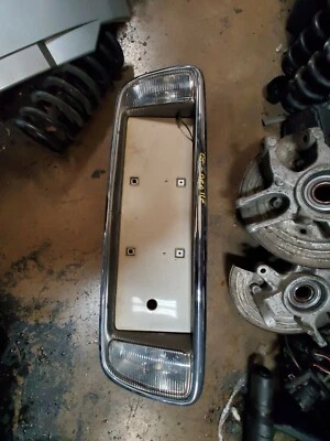 2000 2001 02 03 2004 2005 Cadillac Deville matrícula trasera soporte dorado # 5 Foto 1 de 3