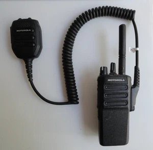 Motorola R7 Non-Display UHF Digital Radio AAH06RDC9WA1AN , NO CHARGER - Picture 1 of 14