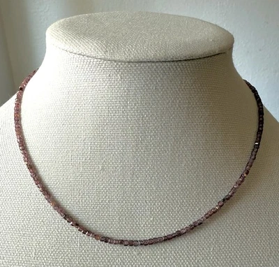 Ожерелье колье с фиолетовым гранатом заполненное золотом 14 карат - Изображение 1 из 4