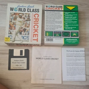 World Class Cricket Graham Gooch Game Amiga Rare White Version Retro Gaming - Afbeelding 1 van 7