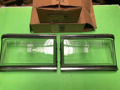 Juego de faros de cristal, bisel cromado y sello Opel Kapitän B Admiral B NOS Foto 1 de 4