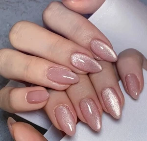 24 Medium Almond NUDE CAT EYE Glitzer Press on Nägel Set mit Klebemagnet Galaxy - Bild 1 von 5