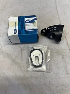 NEW GENUINE FORD ESCORT FIESTA MONDEO FOCUS KA GRANADA RADIO CONTROL SWITCH - Picture 1 of 5