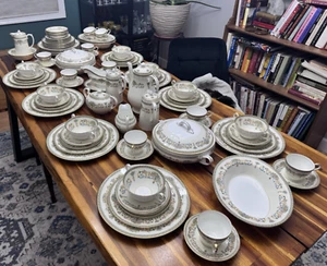 Aynsley Henley Fine Bone China 102-Piece Set – 12 Place Settings – Excellent! - Picture 1 of 24