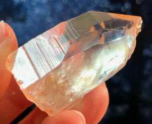 GORGEOUS LIGHT PEACH HIMALAYAN LIGHT FILLED HIGH VIBRATION QUARTZ CRYSTAL POINT - Picture 1 of 6