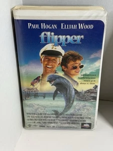 Universal Flipper Paul Hogan Elijah Wood VHS Clam Shell Case - Picture 1 of 2