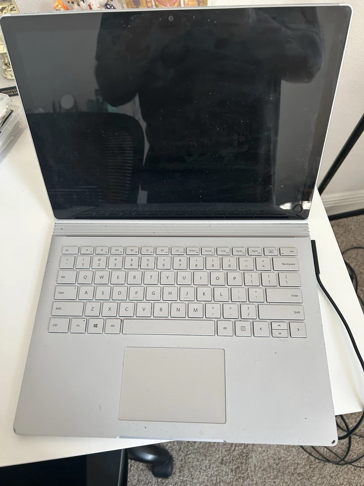 Microsoft Surface Book 2 13.5" (454 GB, Intel Core i5 7th Gen) Laptop/Notebook  - Image 1 of 3