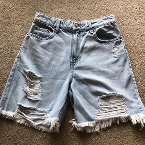 H&M Divided High Rise Cut Off Shorts Women’s 6 Light wash Distressed Cotton 90s - Picture 1 of 4