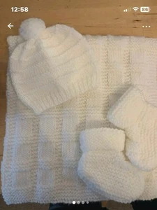 Hand Knitted Baby Blanket Set - Picture 1 of 4