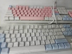 Juego de teclado y mouse para juegos MageGee MK-Storm modos mecánicos retroiluminados ROSA/azul - Imagen 1 de 4
