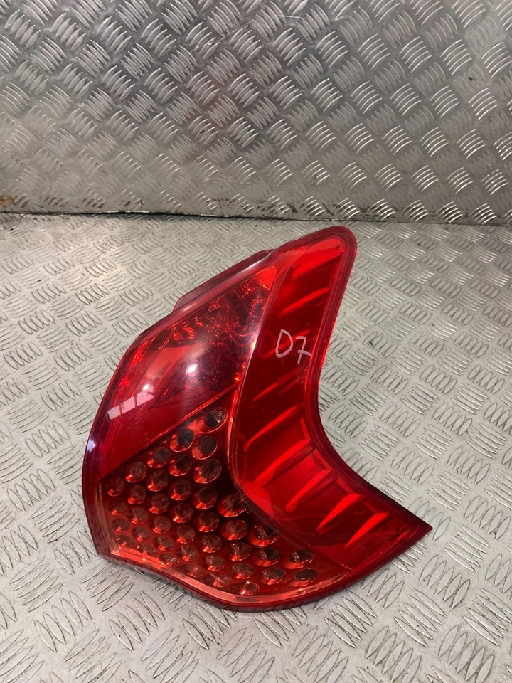 Peugeot 308 2011 luz trasera lado pasajero 9683460780 #2 Foto 1 de 4