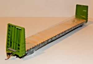 Rapido Trains HO #147006A British Columbia MIL Bulkhead Flatcar RTR #818006 NEW - Picture 1 of 7
