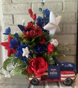 Patriotic Red White and Blue Handmade Flower Arrangement Table Centerpiece Truck - Picture 1 of 13