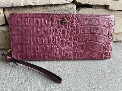 "Cartera de muñeca grande de cuero a escala de cocodrilo charol borgoña Lodis 8""x 4,5""" Foto 1 de 4