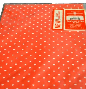 Envoltura de regalo CORAZONES ROJO/BLANCO 1 hoja gigante saludos americanos 8,33 pies cuadrados nuevo en paquete de colección - Imagen 1 de 3