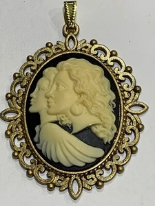 *SALE * LG. GUARDIAN ANGEL PROTECTIVE WINGS CAMEO PENDANT .Blk.g.open scallop - Picture 1 of 6