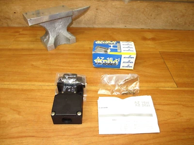 Interruptor de bloqueo de seguridad Schmersal AZ 16-12ziB1 1747 *NUEVO* Foto 1 de 4