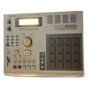 AKAI professional MPC2000 MIDI PRODUCTION CENER #3 - Picture 1 of 7