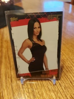 UFC RONDA 4 2010 TARJETA DE NOVATO ORO DE "LO MEJOR DEL ORGULLO" ANFITRIÓN KENDRA PEREZ!!! (RC) Foto 1 de 2