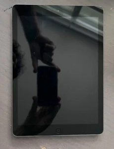 Apple iPad Air -- 1st Gen -- 32GB -- Wi-Fi -- 9.7" -- Space Gray -- Great Cond. - Picture 1 of 6