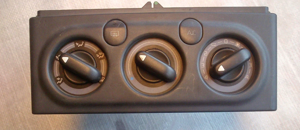 Renault Laguna Heizungsbedienteil Schalter  9140010264 Heater control panel - Image 1 of 4