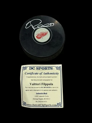 Disco de Detroit Red Wings firmado por Valtteri Filppula con certificado de autenticidad DC autógrafo deportivo Foto 1 de 3
