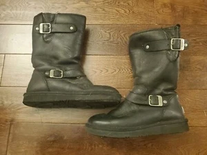 UGG Australia Kensington Sutter schwarze Damenstiefel mit Schnalle Größe US8 1005374 - Bild 1 von 10