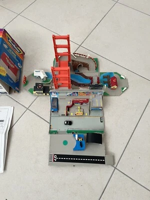 La Città Delle Micro Machines Gig Galoob Toys Anni 1988 Cassetta Degli Attrezzi - Immagine 1 di 4