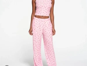 NWT Skims Soft Lounge Sleep Set Cherry ๐ Print Size XS - Picture 1 of 8