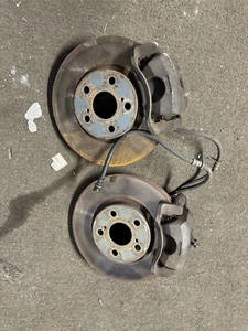 2003- 2008 TOYOTA COROLLA FRONT BRAKE CALIPER AND ROTOR SET PAIR OEM - Picture 1 of 5
