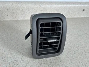 2001-2005 Saturn L Series Right Ac Heater Air Vent Grille Dashboard OEM - Bild 1 von 4
