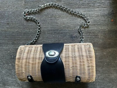 Cartera de Hombro Cartera de Fibra Natural con Cadena de Plata Pesada 2 Compartimentos Foto 1 de 4