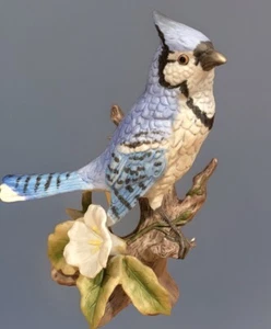 LEFTON Porcelain Blue Jay Bird Figurine 5 1/2” 4264 1984 - Picture 1 of 18