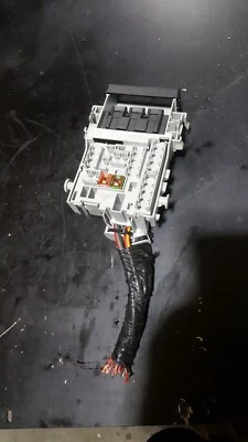 Chevrolet Malibu 2013-2015 debajo del tablero relé de unión conjunto de caja de fusibles OEM 13222786 Foto 1 de 4