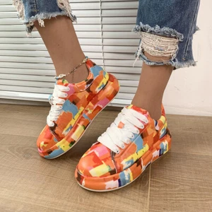 Acogedoras zapatillas deportivas con plataforma con cordones y estampado de graffiti para mujer talla grande - Imagen 1 de 33