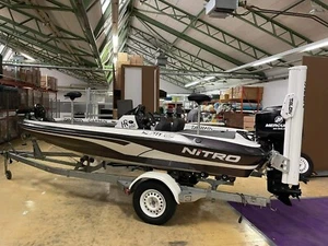 Bassboot Motorboot Nitro 700LX DC - Bild 1 von 8