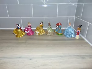Disney Princess Figurines Set Snow White Cinderella Ariella Aurora Bella Glitter - Foto 1 di 11